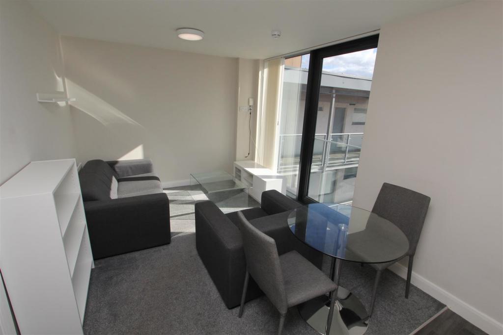 2 bedroom apartment for sale in Victoria House, Skinner Lane, Leeds, LS7