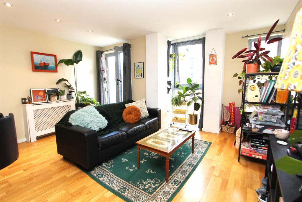 Main image of property: Westray, City Island