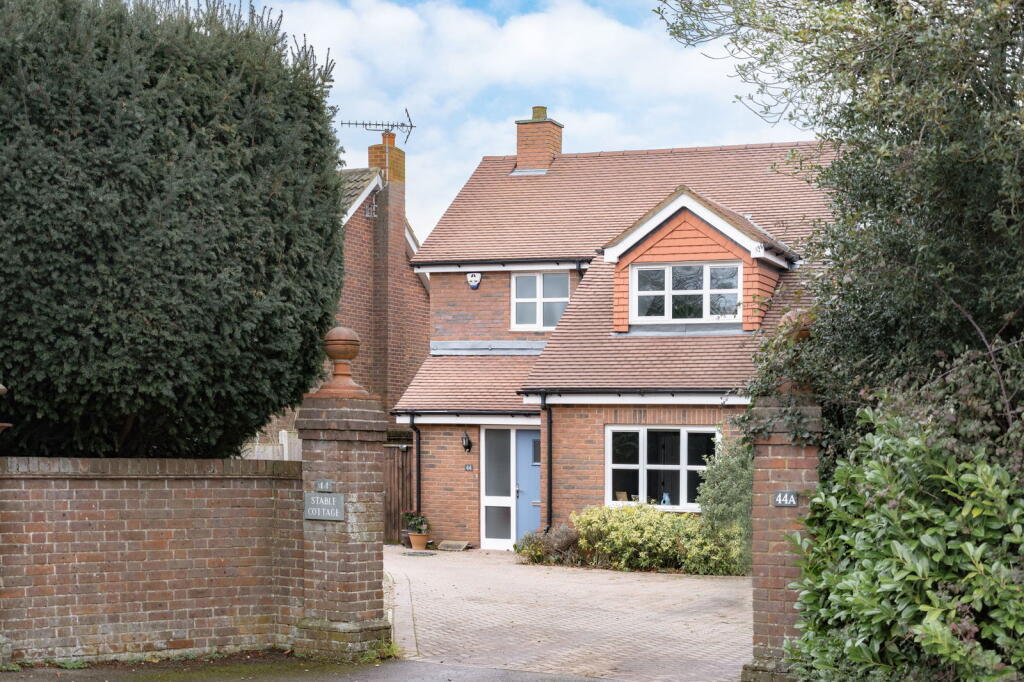 Main image of property: Grove Road, Tring HP23