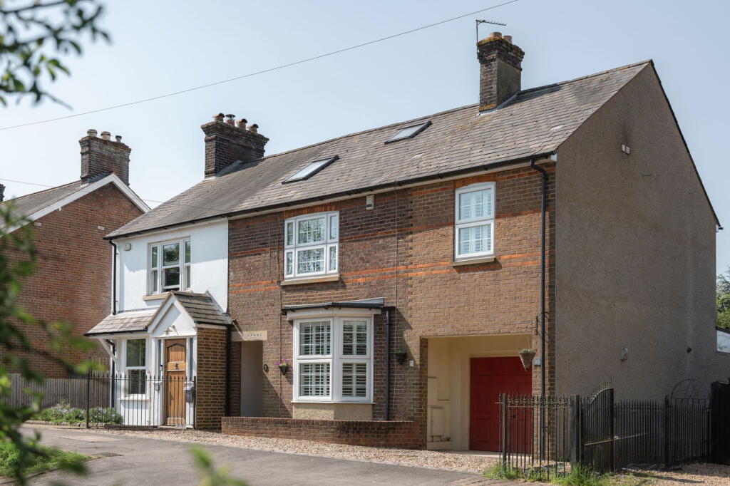 Main image of property: Grove Road, Tring, Hertfordshire HP23