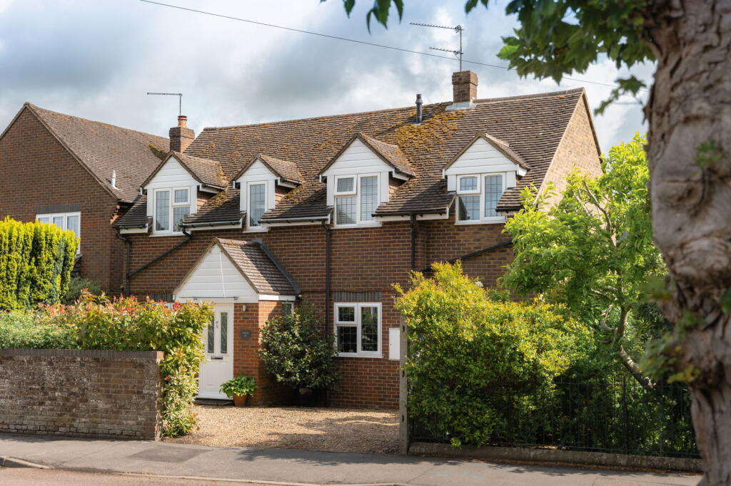 Main image of property: Grove Road, Tring, Hertfordshire HP23