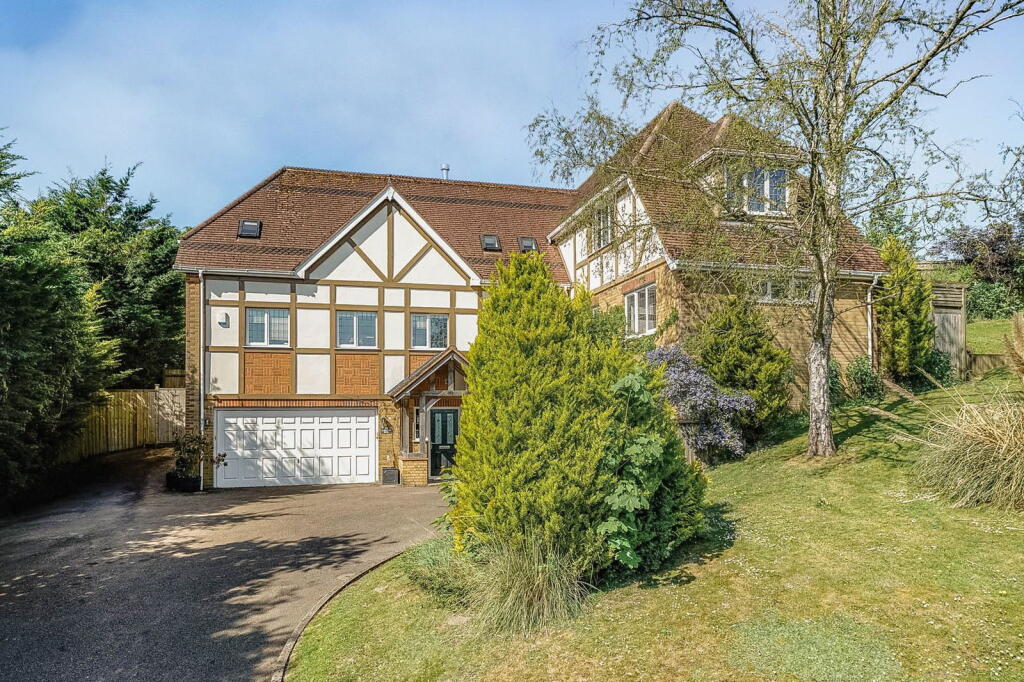 Main image of property: Cobbetts Ride, Tring, Hertfordshire HP23