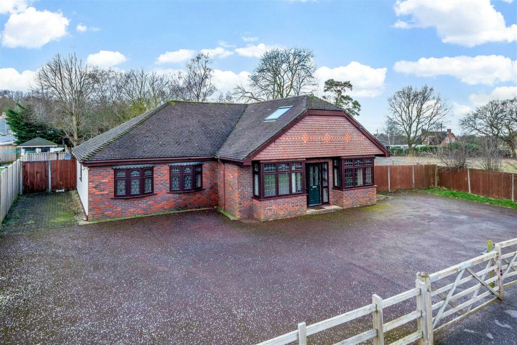 4 bedroom detached bungalow for sale in Gravesend Road, Wrotham, TN15
