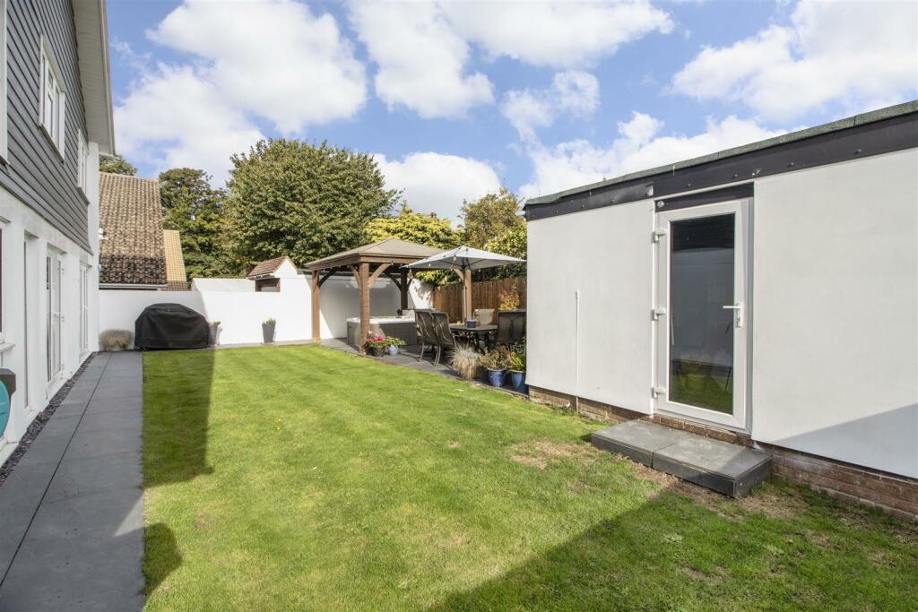 Additional property image - Fairlight Cross, Newbarn