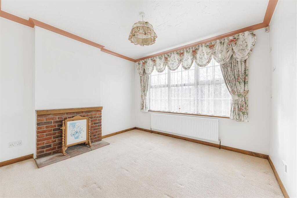 Additional property image - Gravesend Road, Shorne,