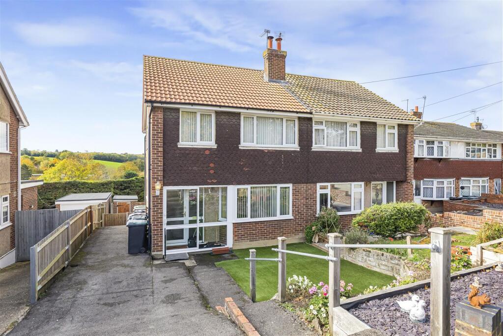 Main image of property: Castlefields, Istead Rise, Gravesend