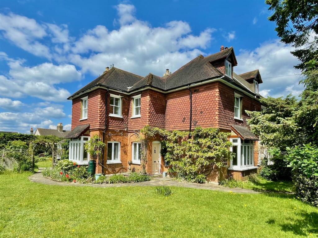 4 bedroom semidetached house for sale in Bayham Road, Sevenoaks, TN13