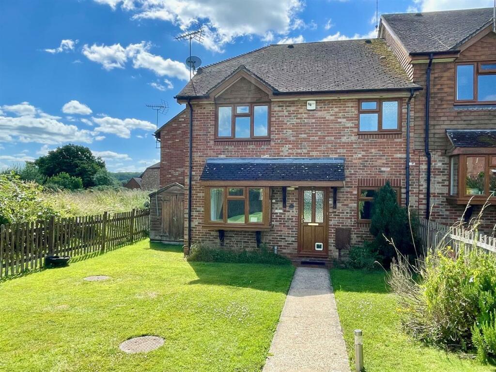 1 bedroom end of terrace house for sale in Robinwood Drive, Seal, TN15