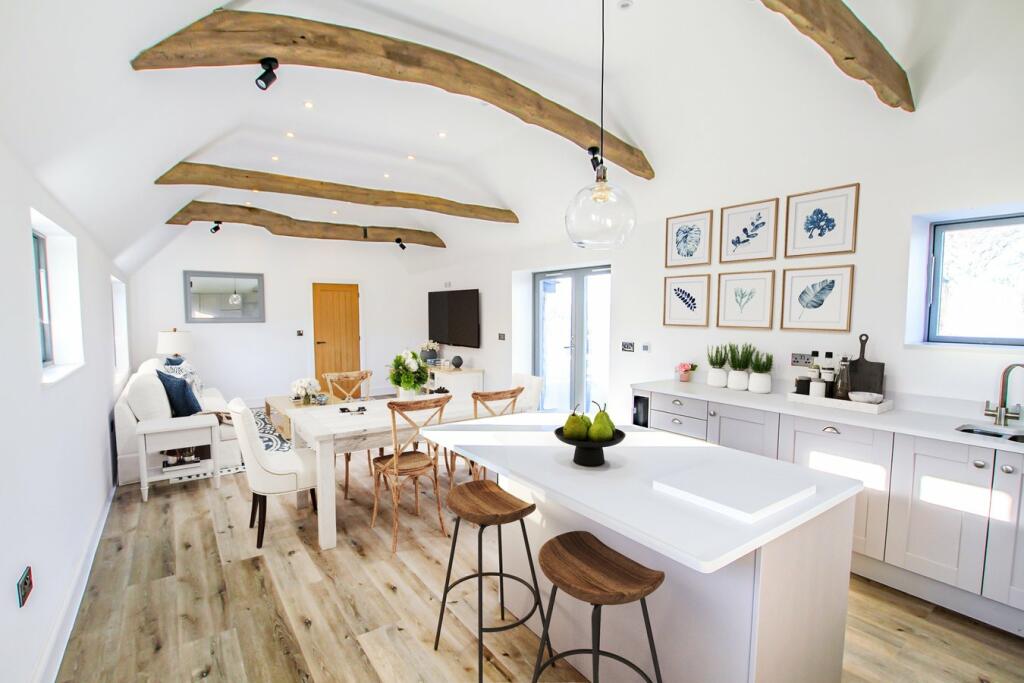 3 bedroom detached house for sale in Church Road , Catsfield , TN33