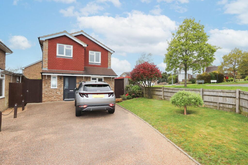3 bedroom detached house for sale in Hillside Road, Hastings, TN34