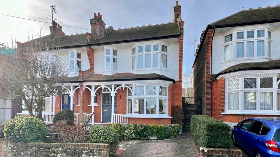 3 bedroom semidetached house for sale in Mornington Road, Chingford, E4