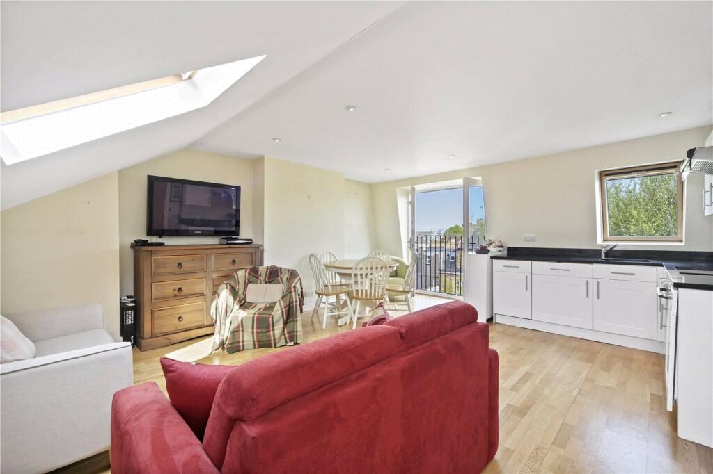 Main image of property: Davisville Road, London, W12