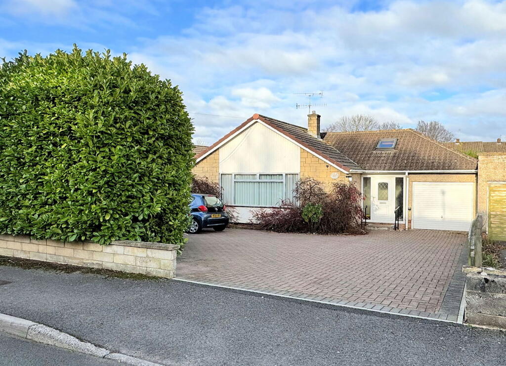 Main image of property: Westway, Nailsea, Bristol, BS48 2NA