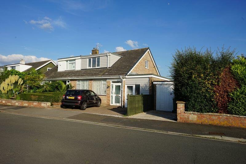 4 bedroom semidetached house for sale in Hazelbury Road, Nailsea