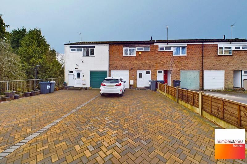 3 bedroom terraced house for sale in Middle Leasow, Quinton, B32