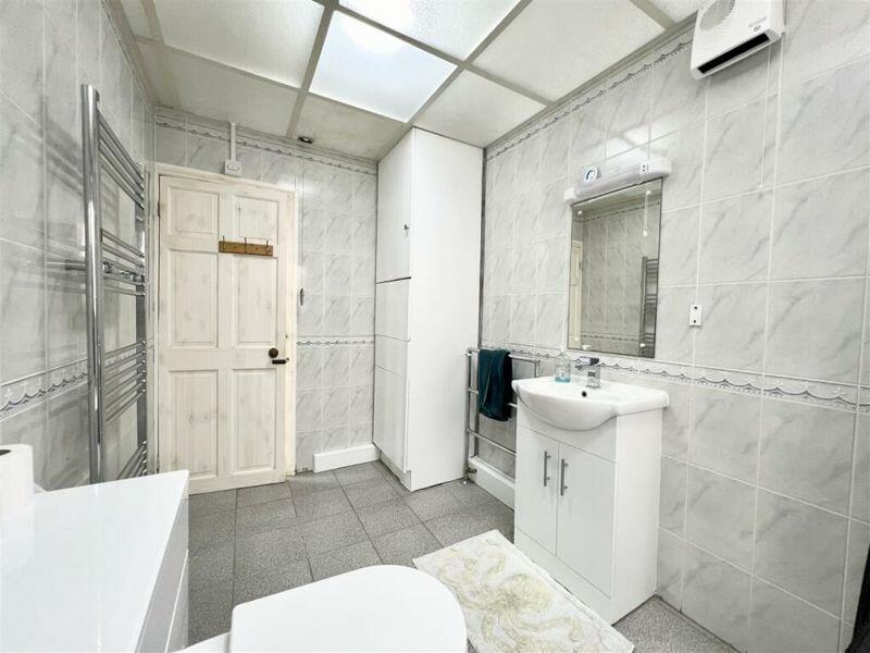 Additional property image - Woodgreen Road, Oldbury