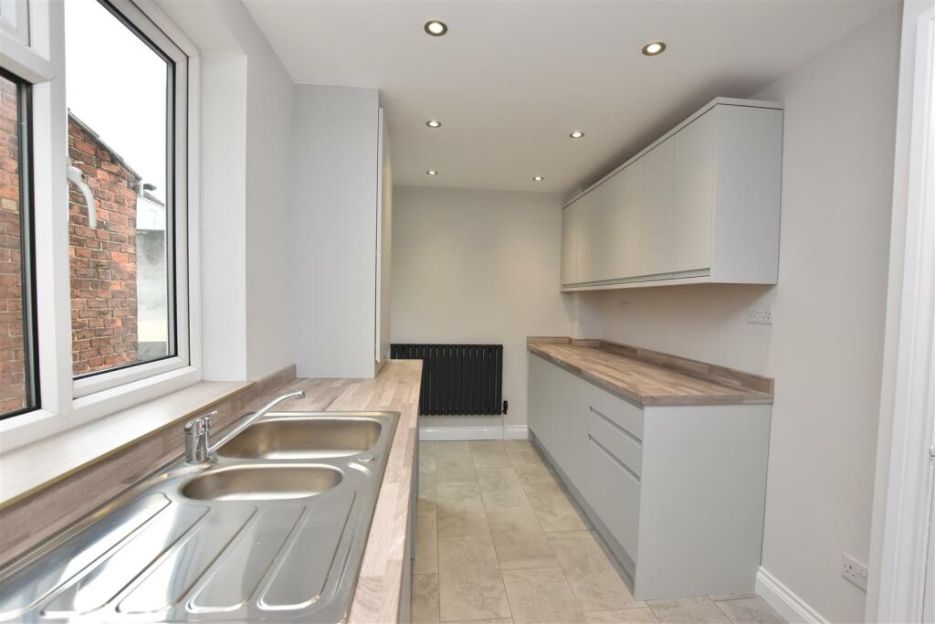 1 bedroom apartment for sale in Highcliff Road, Cleethorpes, DN35