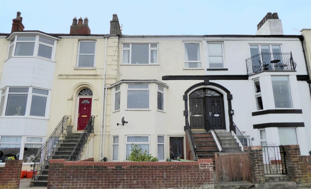 1 bedroom apartment for sale in Highcliff Road, Cleethorpes, DN35