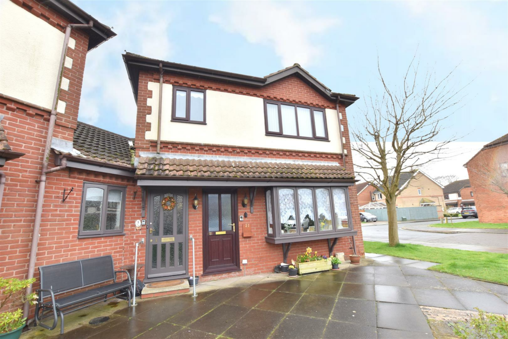 1 bedroom retirement property for sale in Lilac Court, Springfield Park