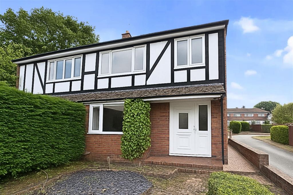 Main image of property: Kirkgate, Waltham, Grimsby