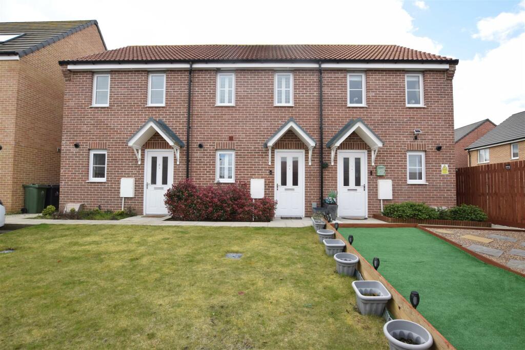 2 bedroom town house for sale in Fairway Drive, Humberston, DN36