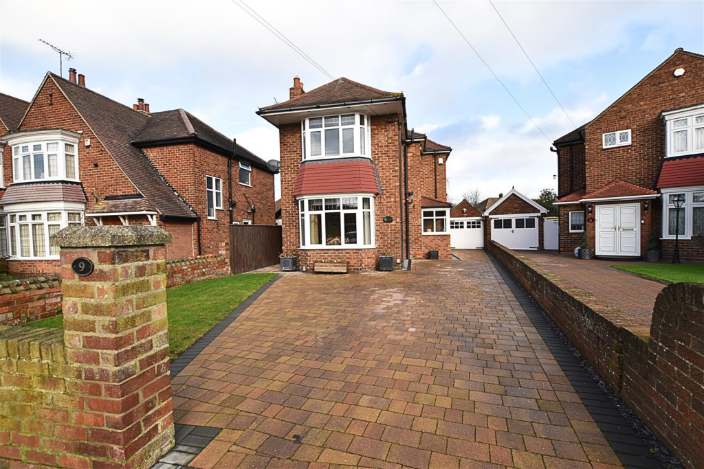 Main image of property: Roundway, Grimsby