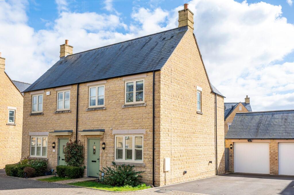 Main image of property: Woodpecker Close, Bourton-On-The-Water, GL54