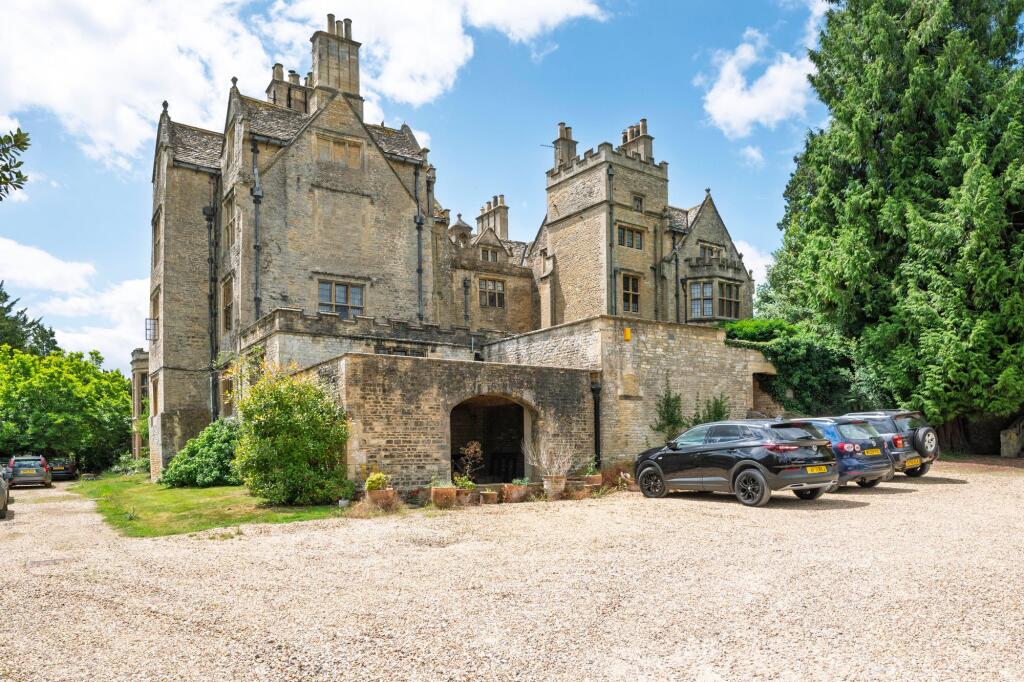 Main image of property: High Street, Shipton-Under-Wychwood, OX7