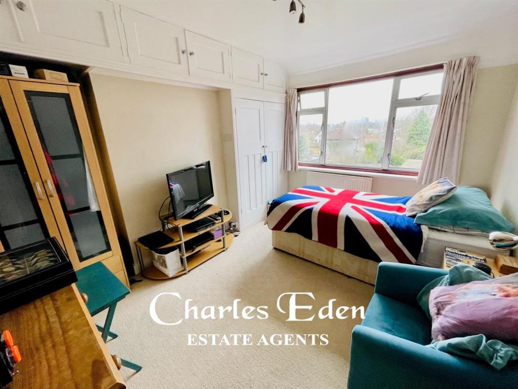 4 bedroom terraced house for sale in Aylesford Avenue, Beckenham, BR3