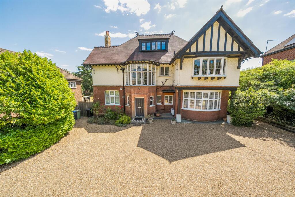 Main image of property: Bromley Road, Shortlands