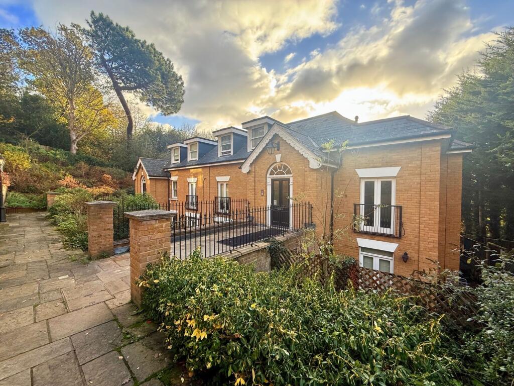 Main image of property: Beckenham Lane, Glebe Knoll, BR2