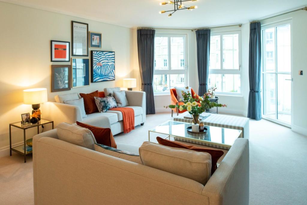 2 bedroom retirement property for sale in Coopers Hill Lane, Englefield