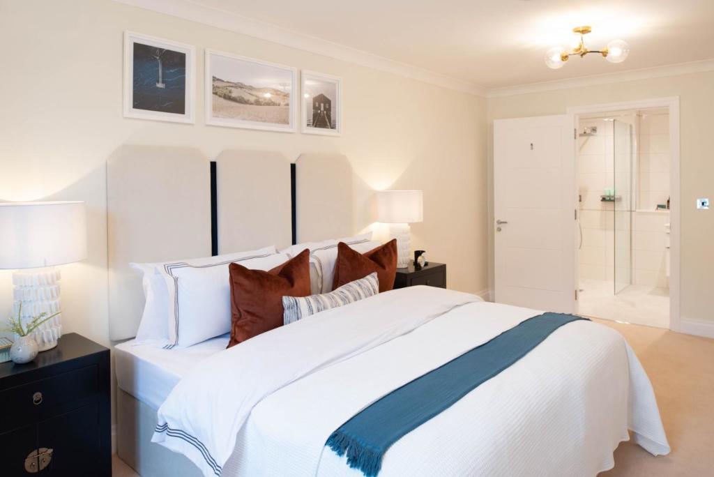 2 bedroom retirement property for sale in Coopers Hill Lane, Englefield