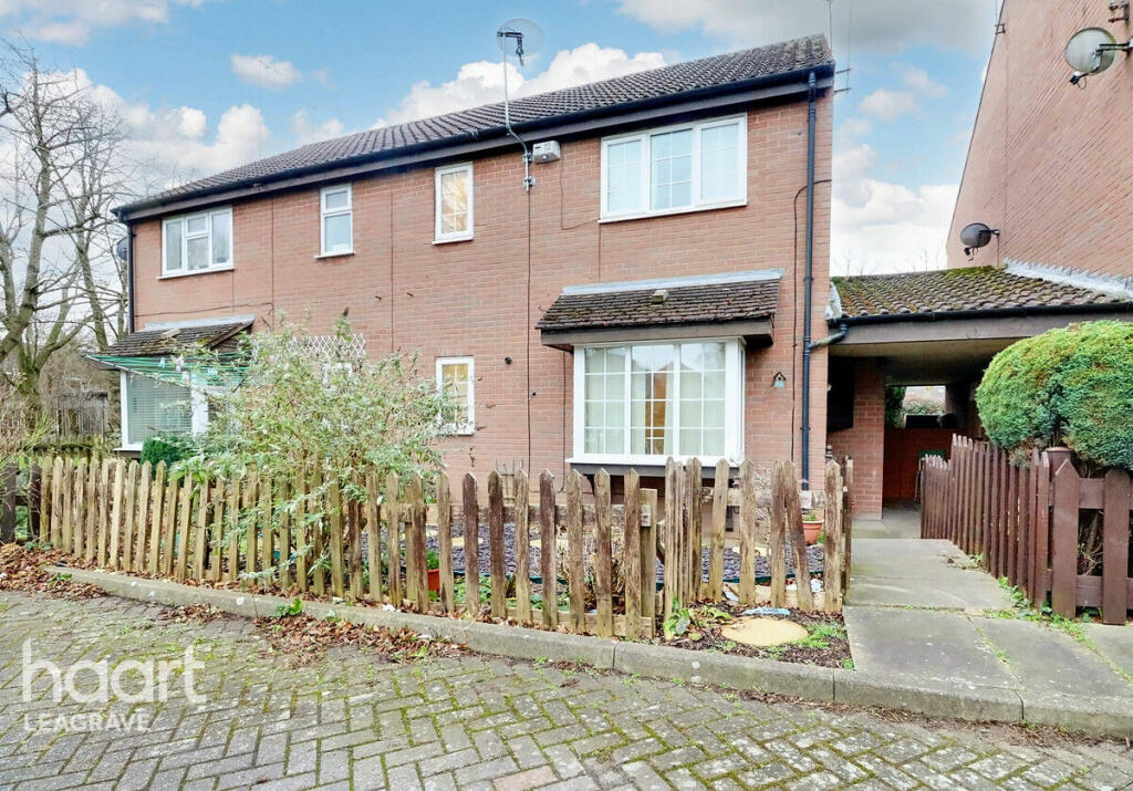 1 bedroom terraced house for sale in Copperfields, Luton, LU4