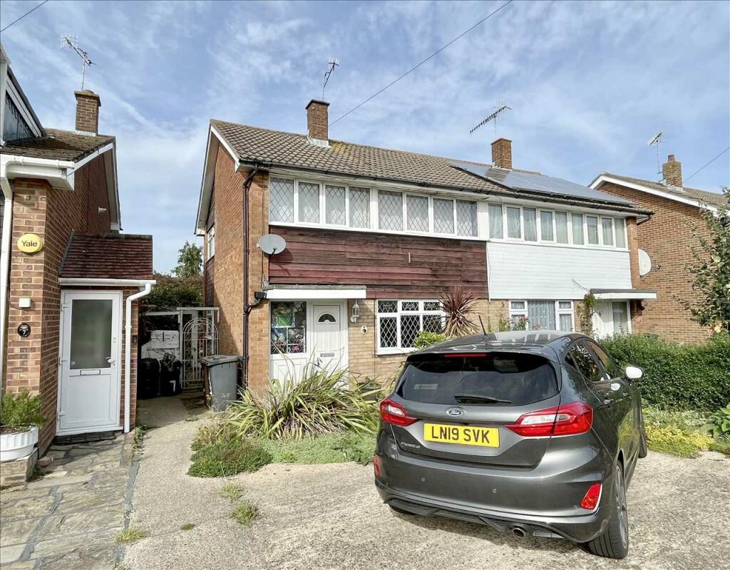 3 bedroom semidetached house for sale in Little Grove, Bushey, WD23., WD23