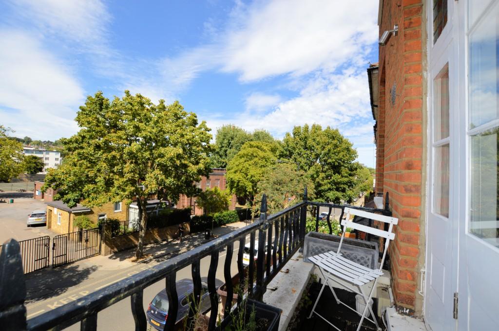 2 bedroom flat for sale in Croftdown Road, Dartmouth Park, London, NW5