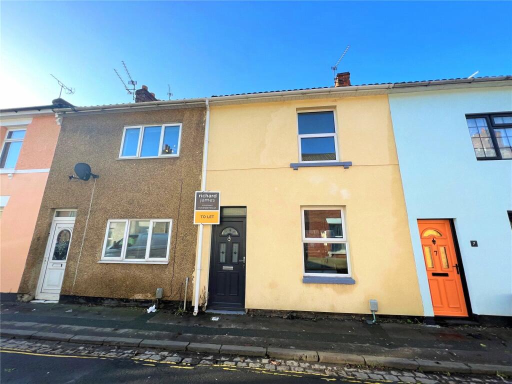 3 bedroom terraced house for sale in Union Street, Old Town, Swindon, Wiltshire, SN1