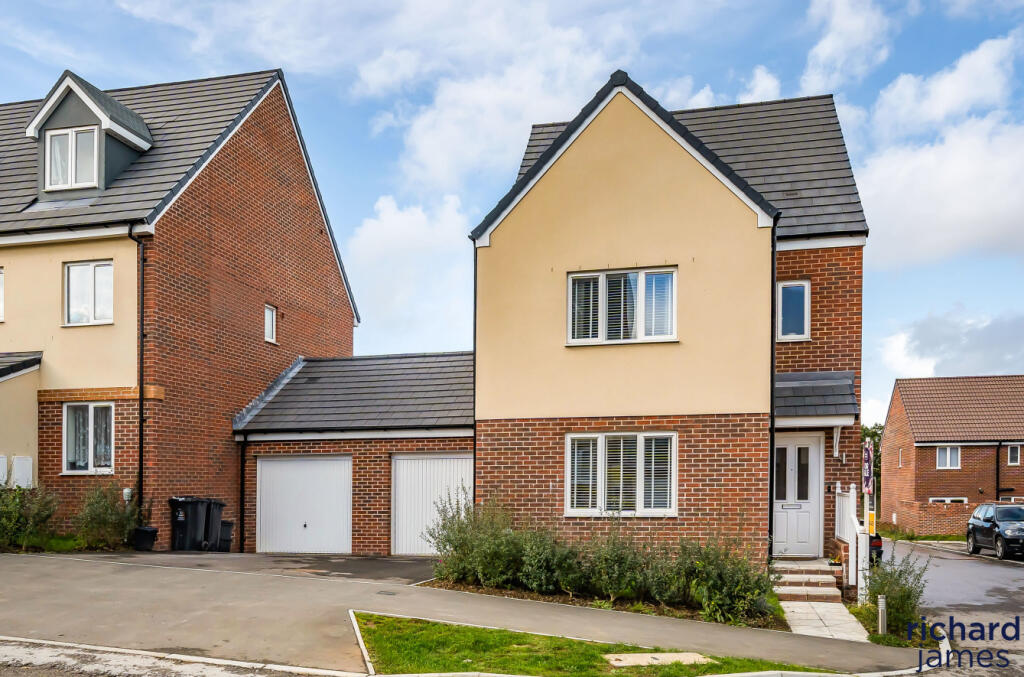 4 bedroom detached house for sale in Homington Avenue, Badbury Park