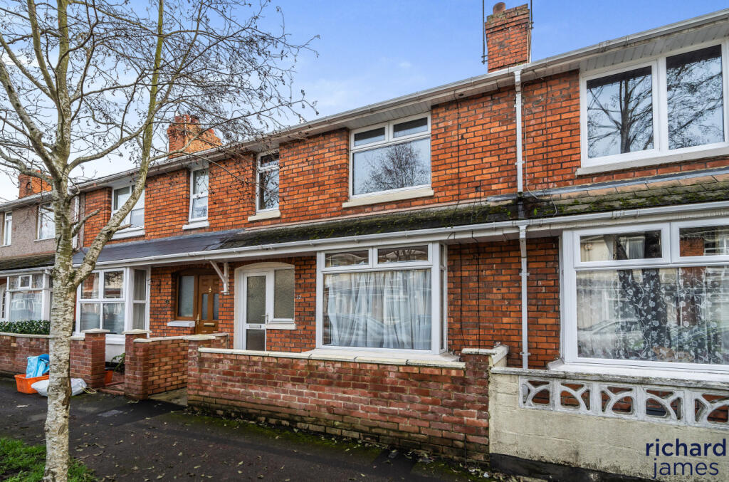 2 bedroom terraced house for sale in Tydeman Street, Gorse Hill, Swindon, Wiltshire, SN2