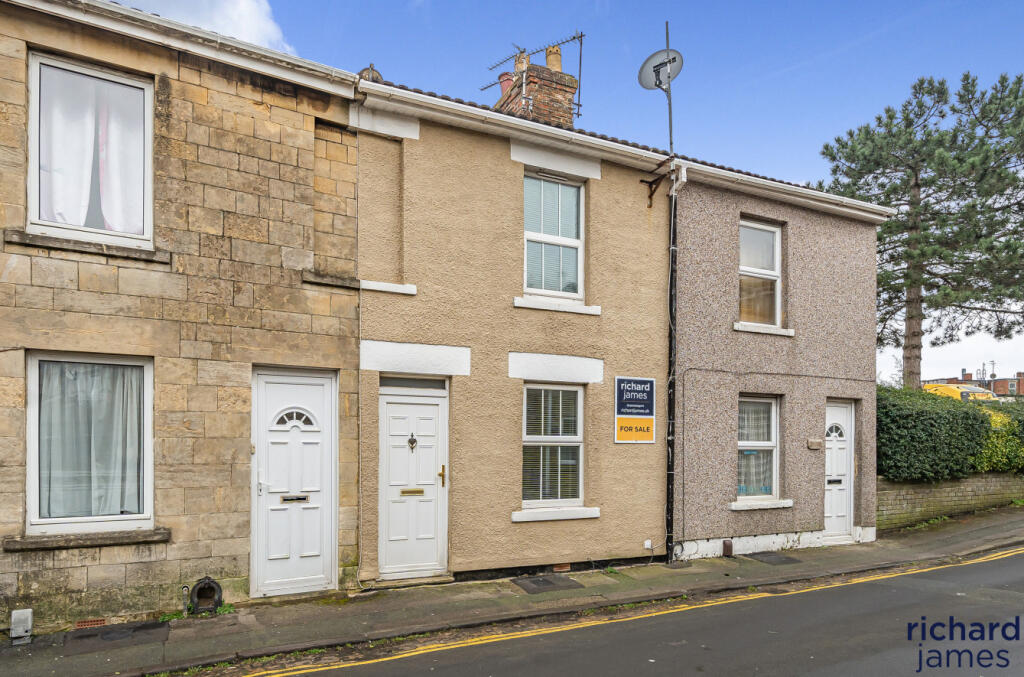 2 bedroom terraced house for sale in Union Street, Old Town, Swindon, Wilsthire, SN1