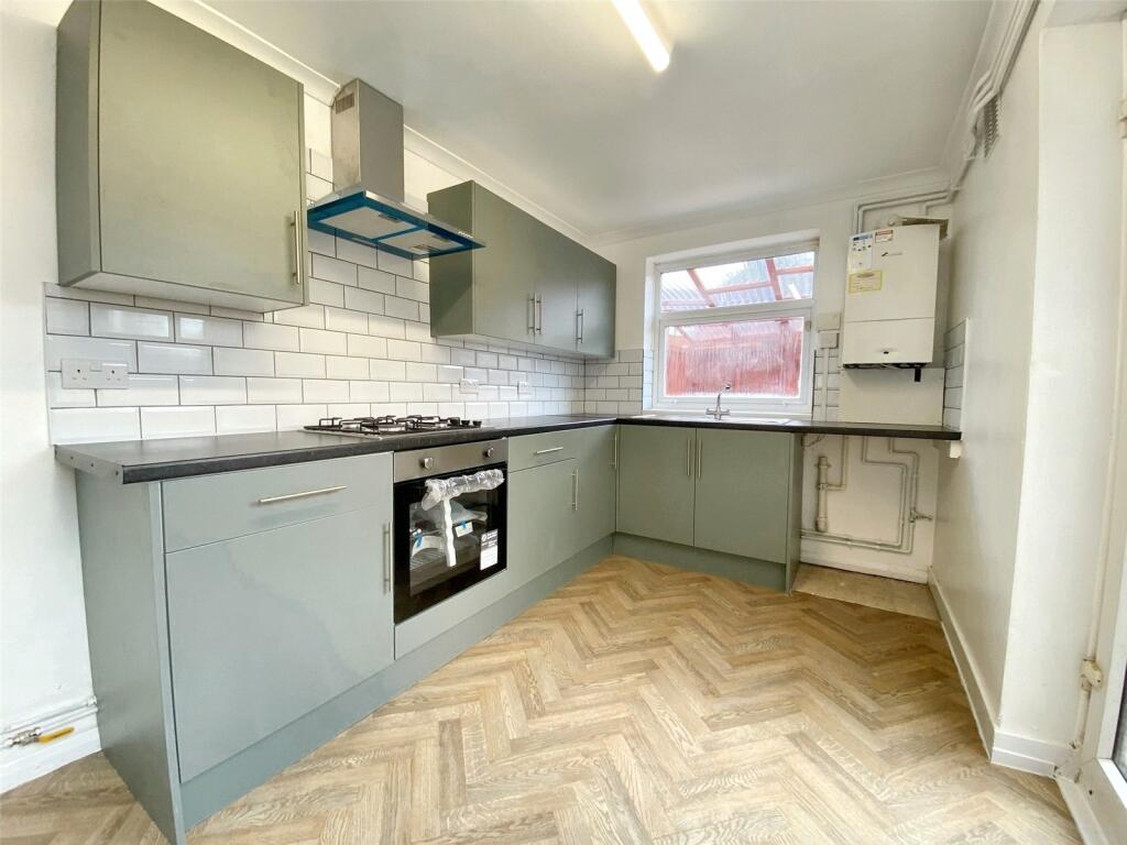2 bedroom terraced house for sale in Westcott Place, Town Centre