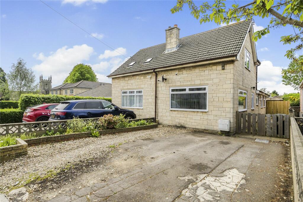 3 bedroom bungalow for sale in Cheney Manor Road, Cheney Manor Road