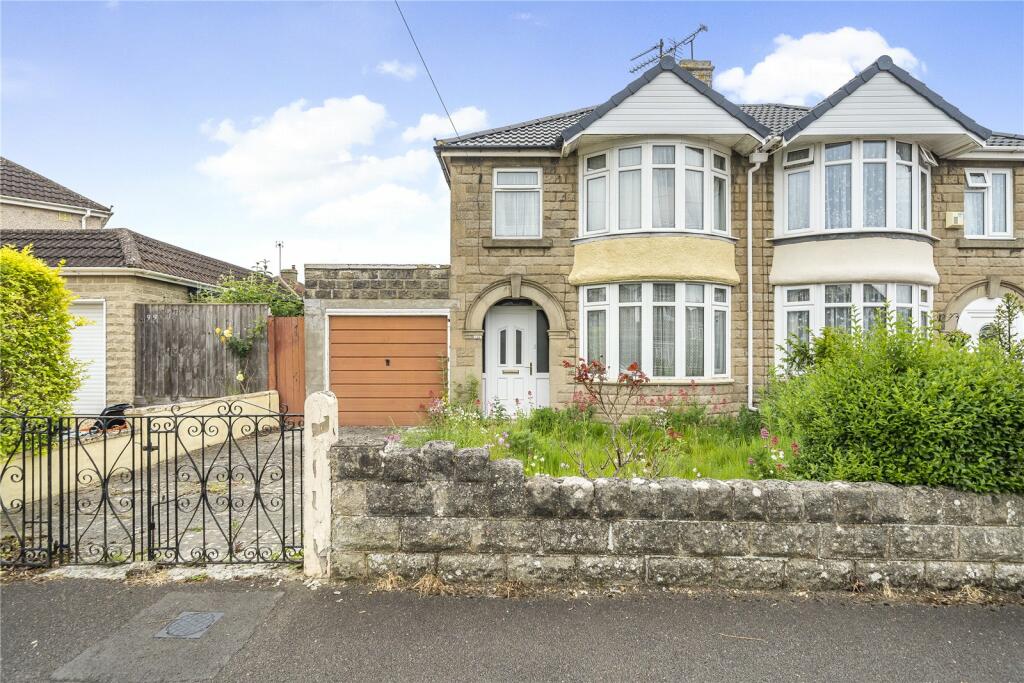 3 bedroom semidetached house for sale in Southbrook Street Extension