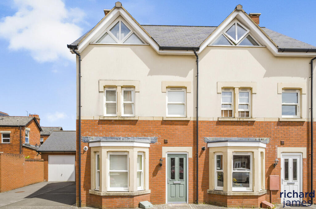4 bedroom end of terrace house for sale in The Marlestones, Old Town, Swindon, SN1
