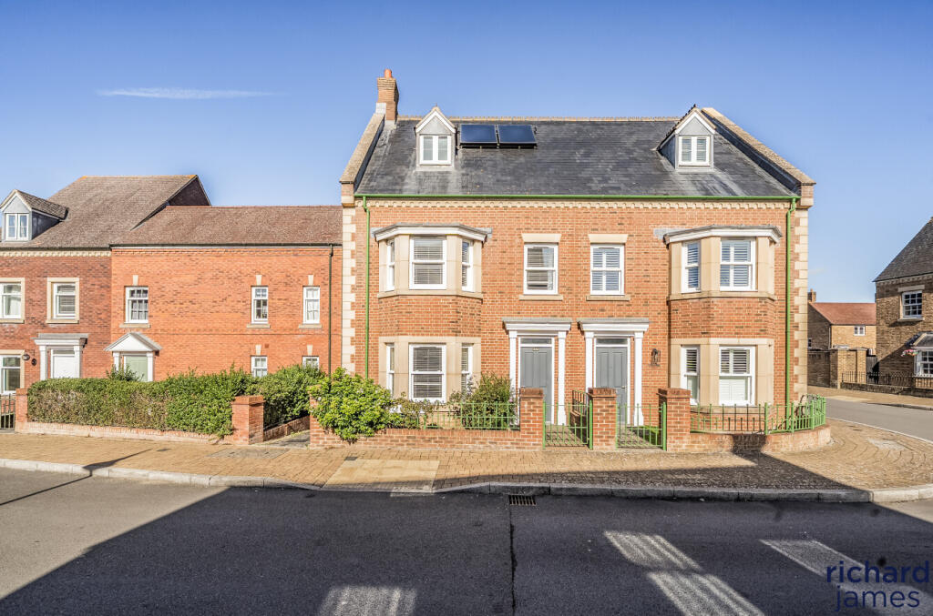 Main image of property: Leaze Street, East Wichel, Swindon, SN1