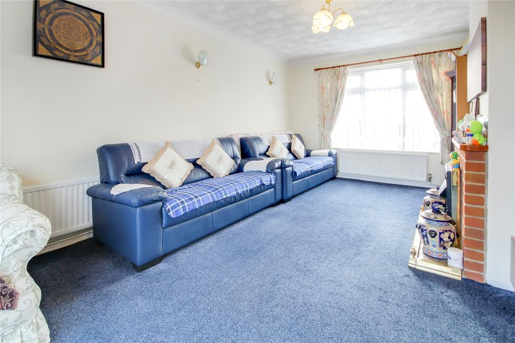 3 bedroom terraced house for sale in Frobisher Drive, Old Walcot