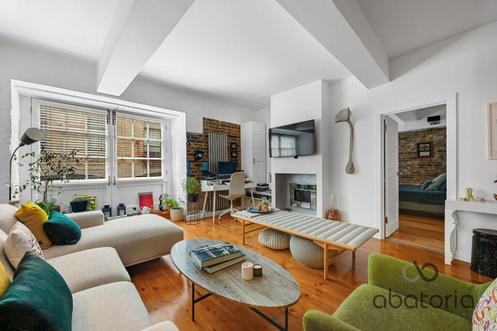 Main image of property: Gullivers Wharf, 105 Wapping Lane, London, E1W