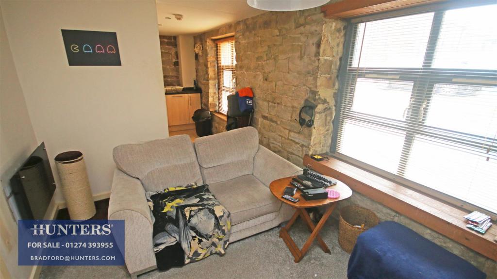 2 bedroom flat for sale in Highgate Mill Fold, BD13