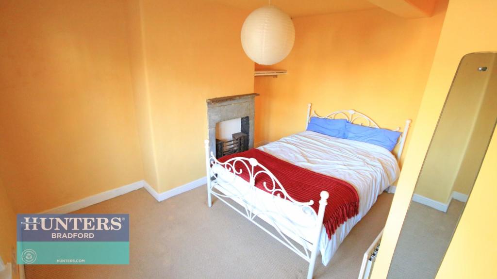 2 bedroom terraced house for sale in Great Horton Road, Bradford, BD7