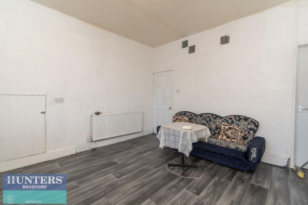 Additional property image - REF SR- Lister Avenue East Bowling, Bradford, West Yorkshire, BD4 7QR